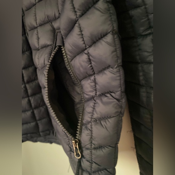 Reebok Navy Quilted Jacket L/G ( 14-16) - Picture 15 of 16